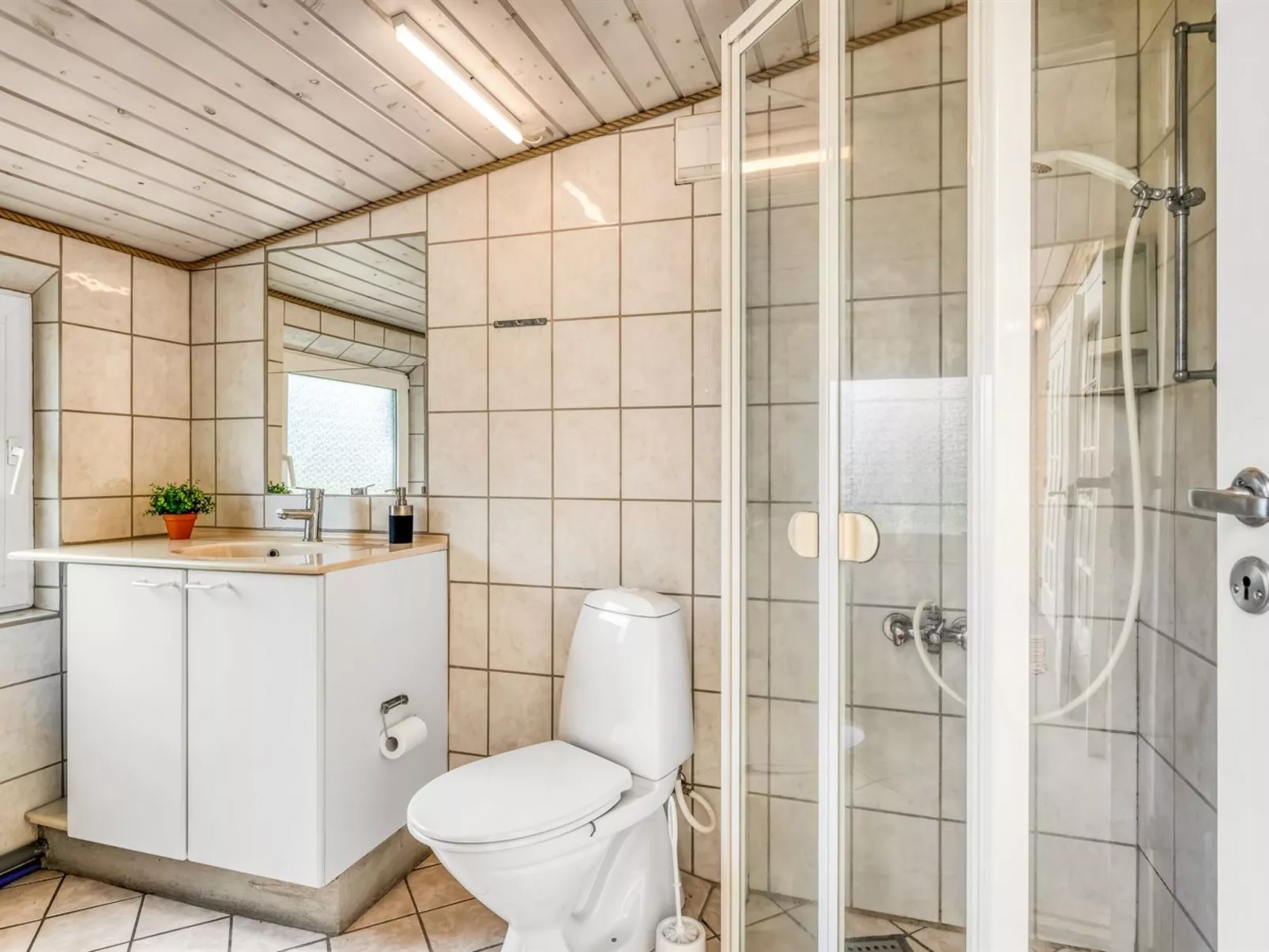 "Jonnhild" - 700m from the sea-Binnen