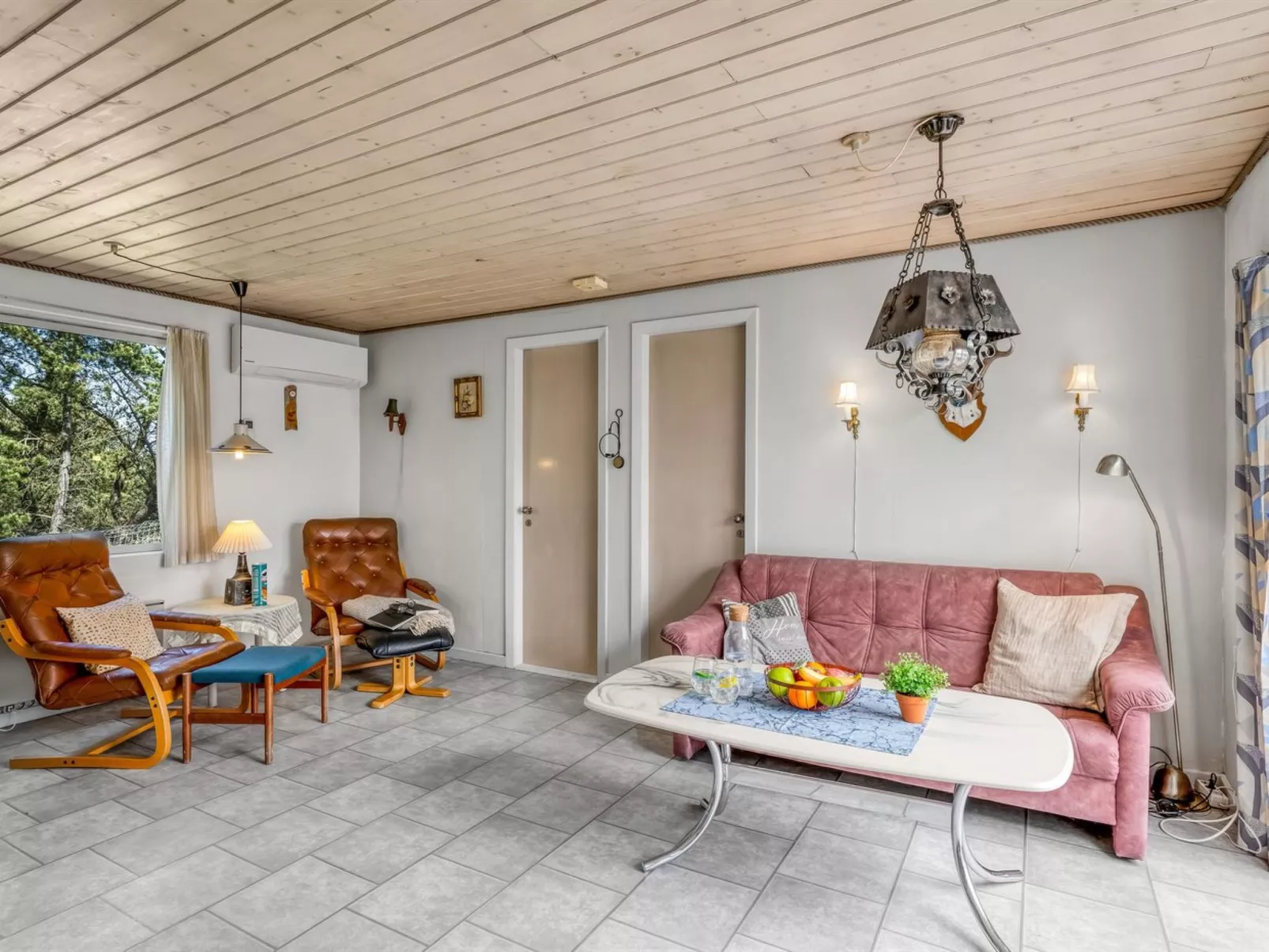 "Jonnhild" - 700m from the sea-Binnen