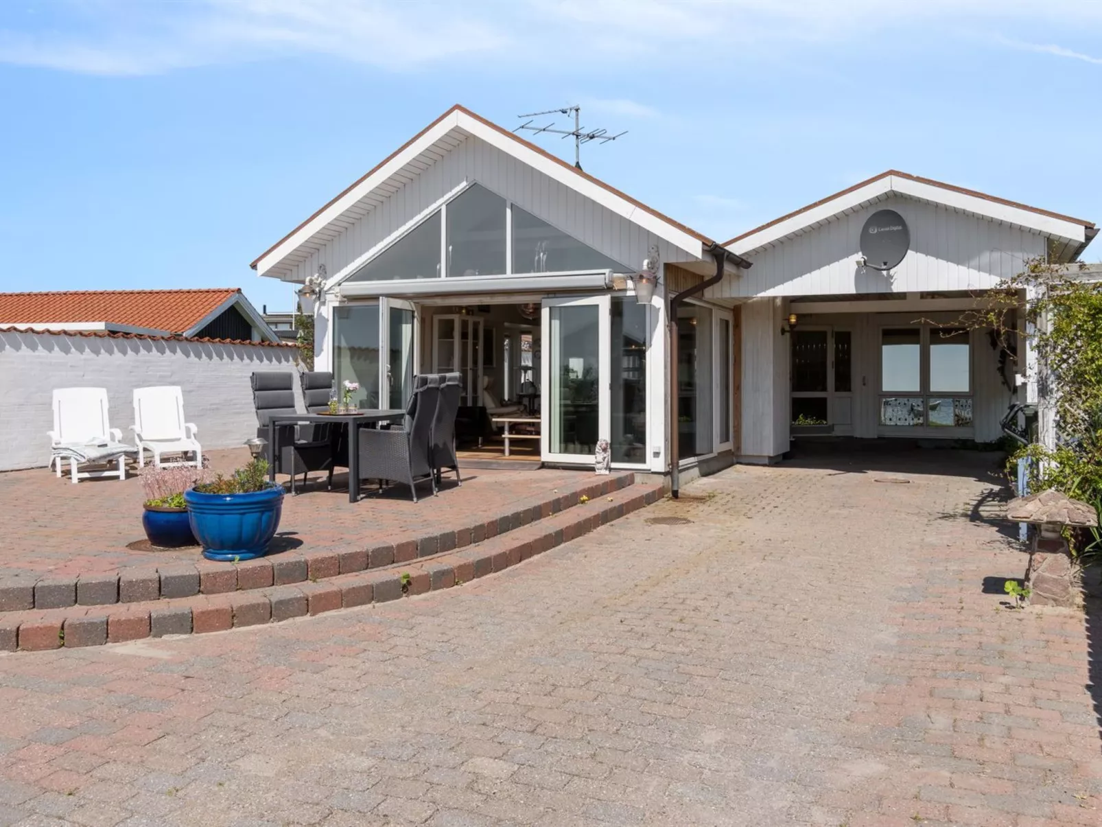 "Michel" - 25m from the sea-Buiten