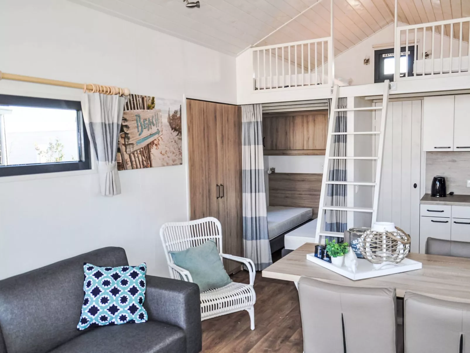 Tiny Lodge 4-Binnen