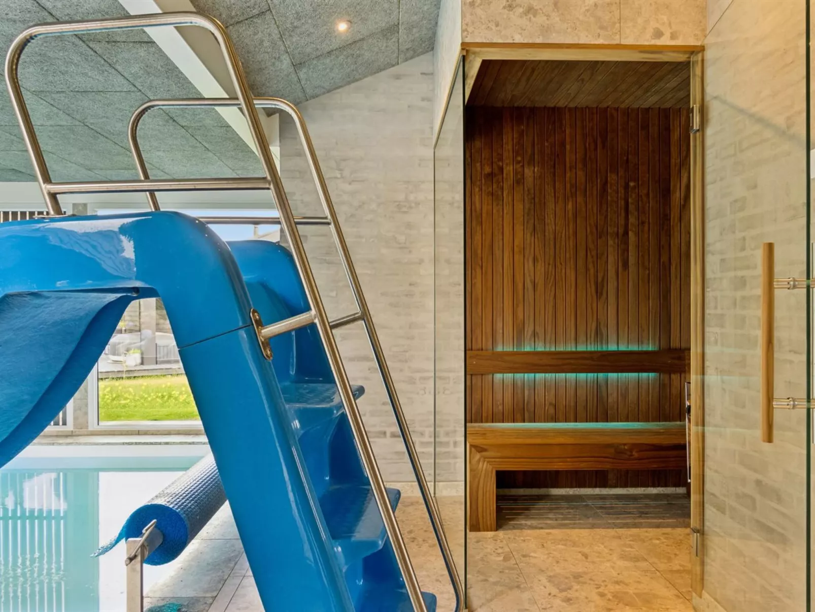 "Marinus" - 800m from the sea-Binnen