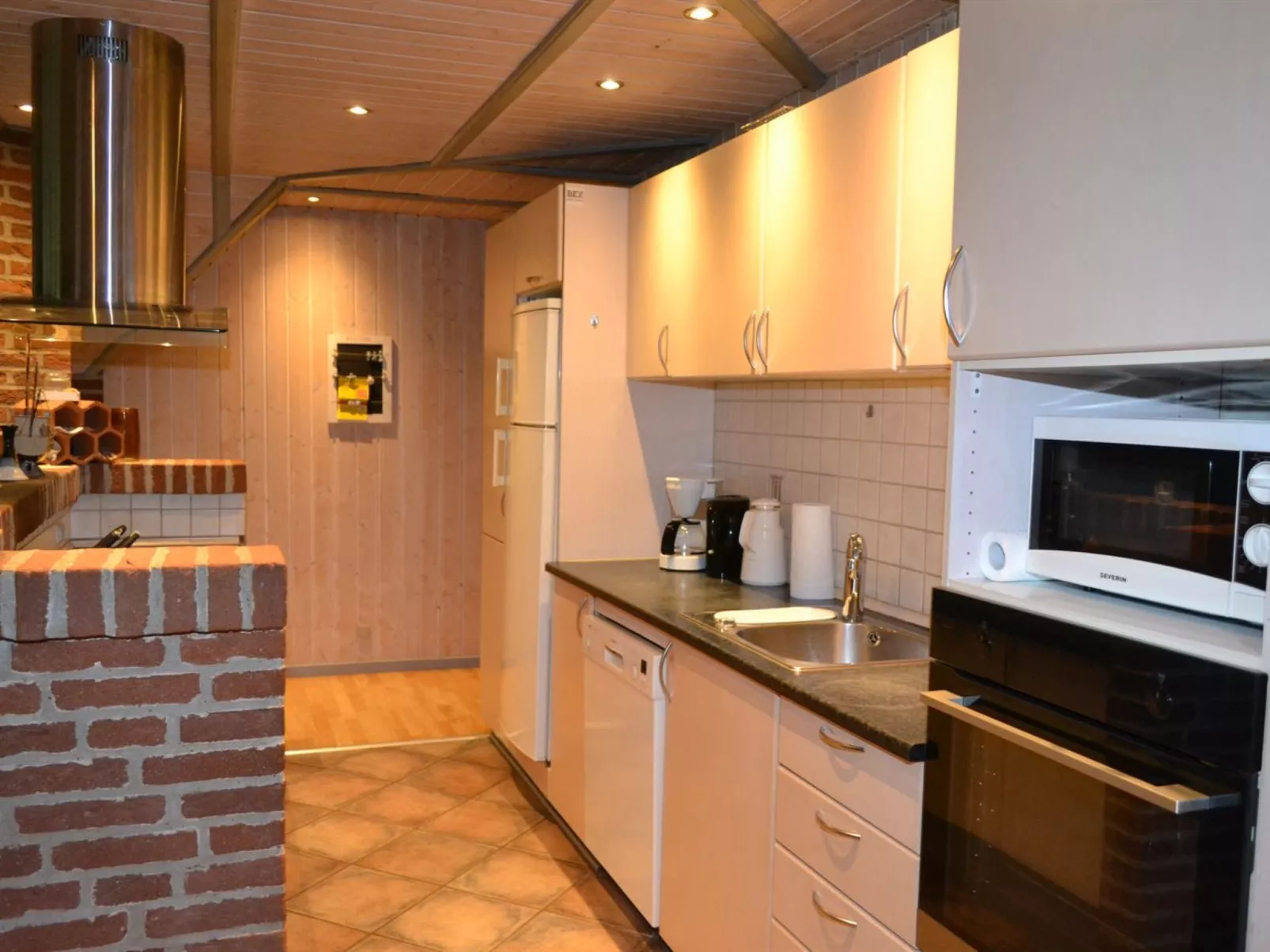 "Ejvi" - 4km from the sea-Binnen