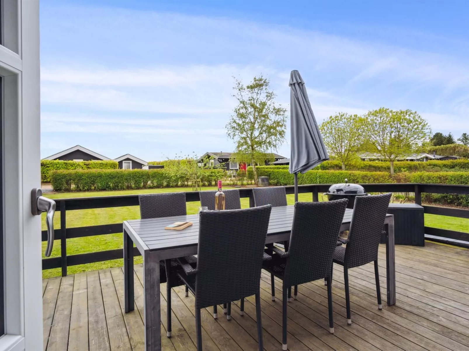 "Elvina" - 200m from the sea-Binnen