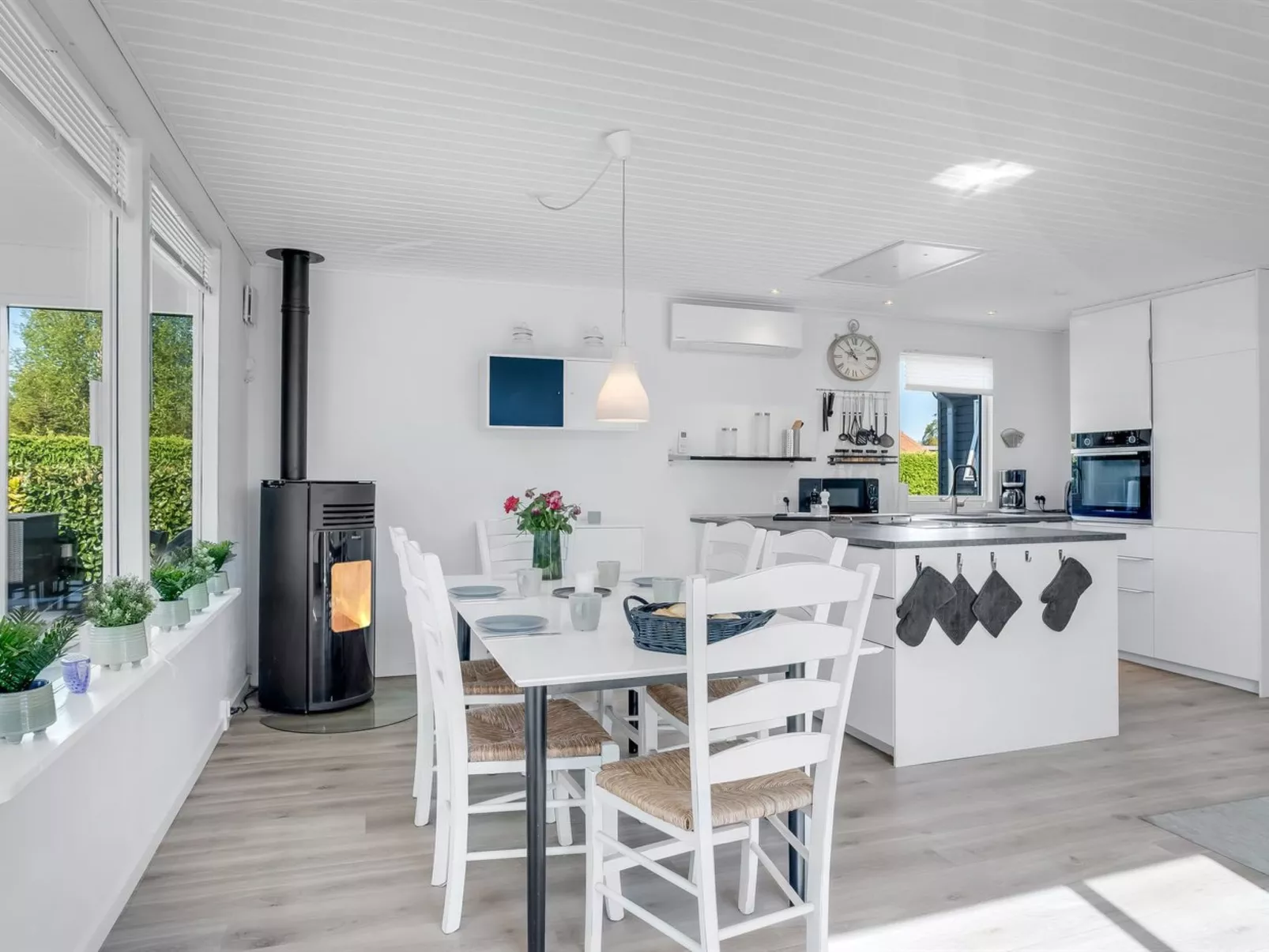 "Stina" - 600m from the sea