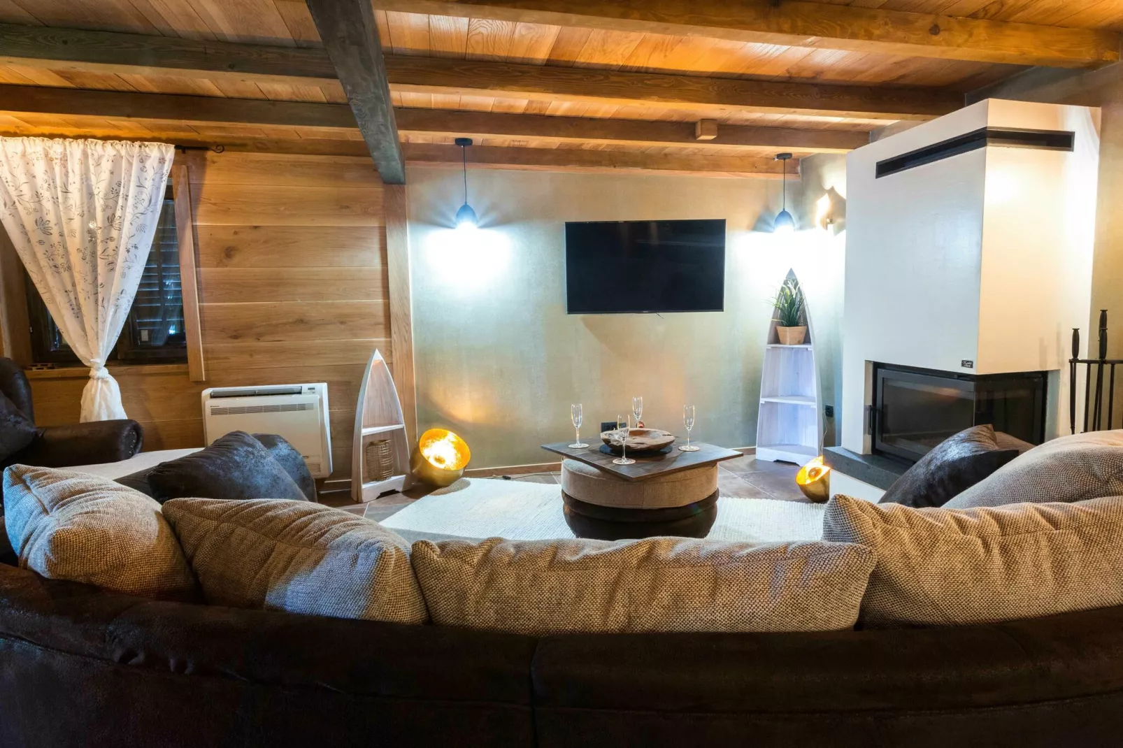 SWAN RIVER HOUSE-Woonkamer