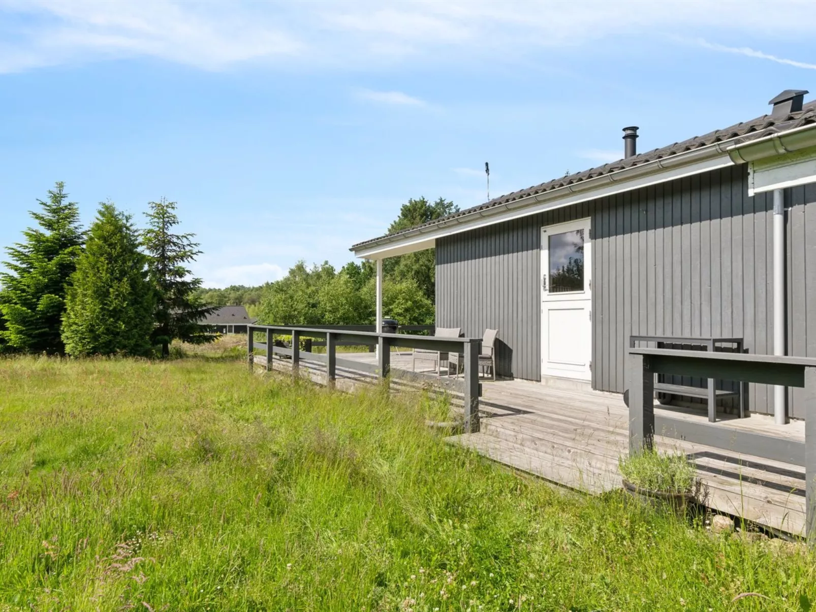 "Joar" - 6.5km from the sea-Buiten