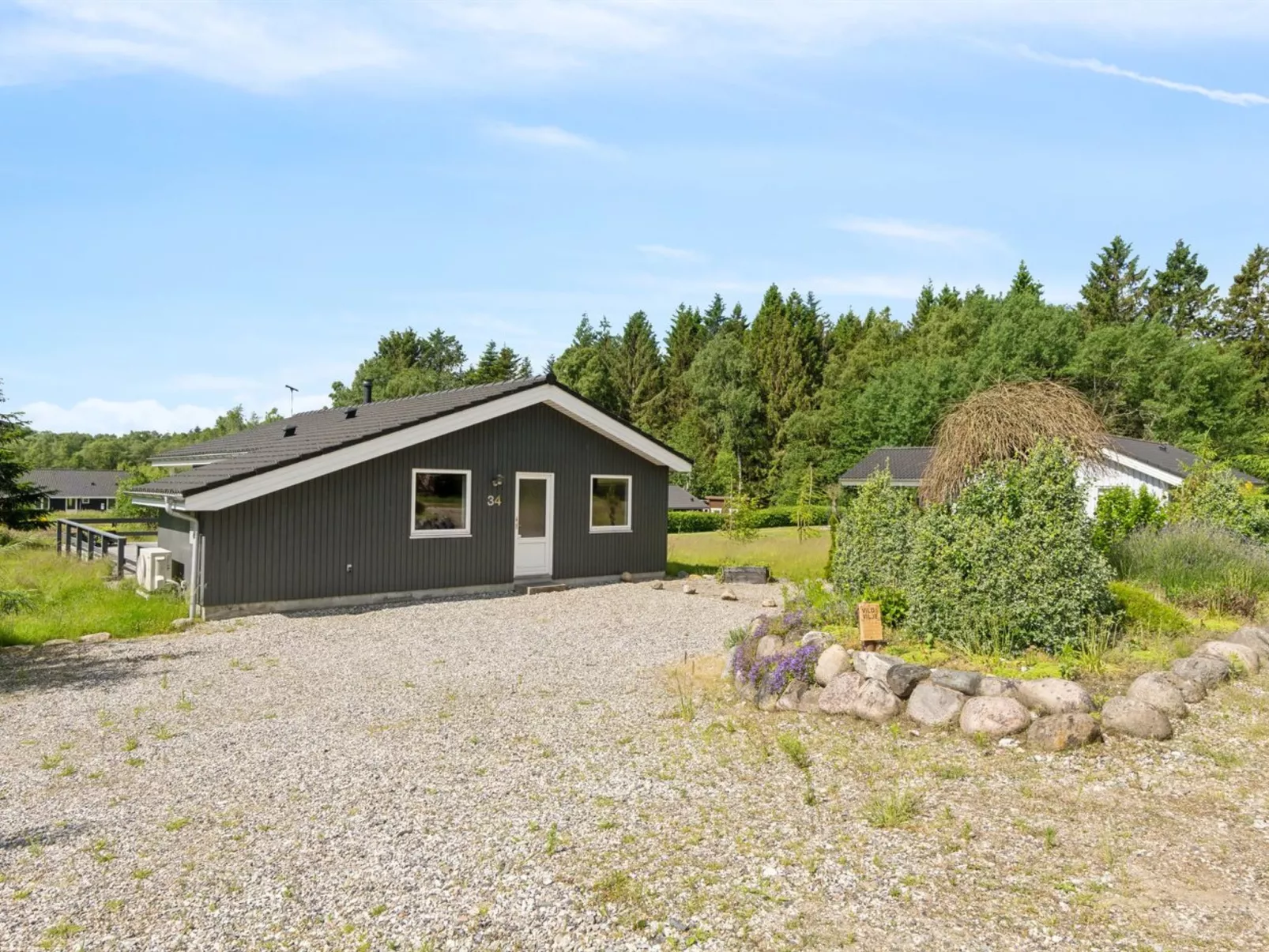 "Joar" - 6.5km from the sea-Buiten
