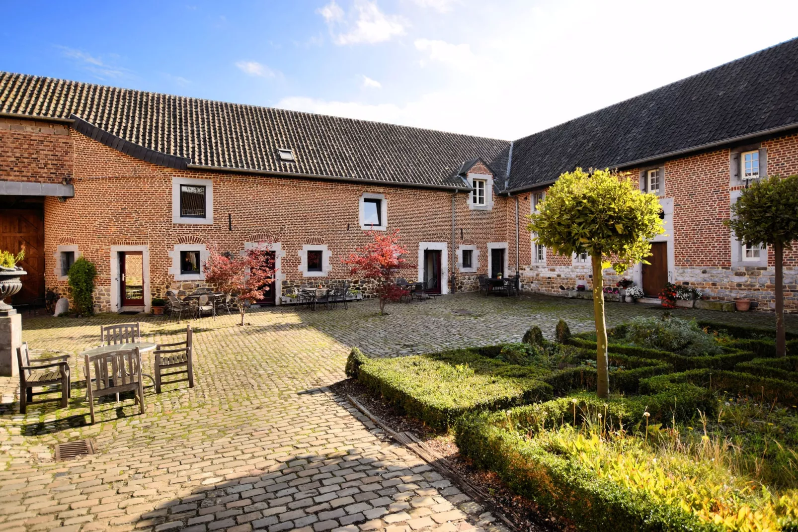 Hof van Aken