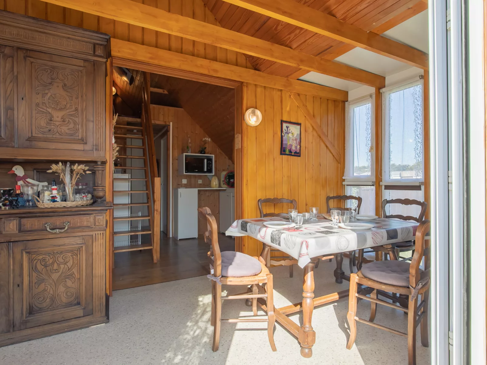 Petit Chalet à la Plage-Binnen