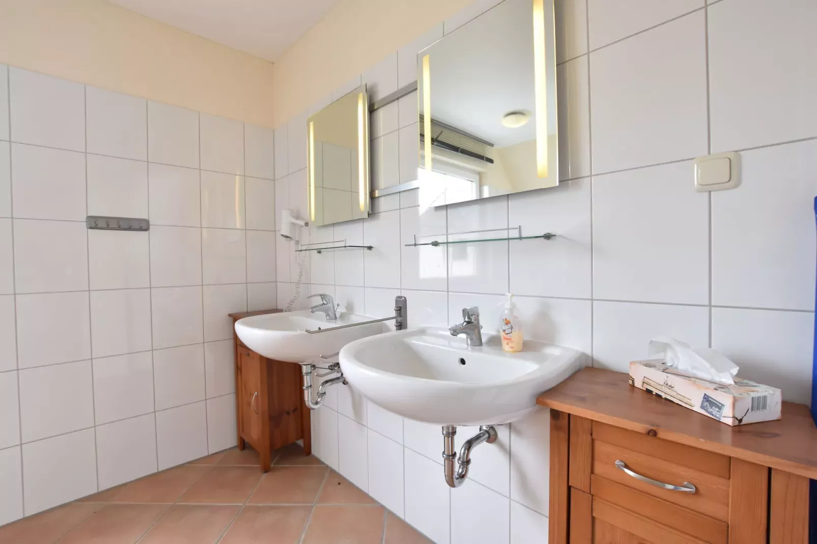 Minihus - Obergeschoss mit Balkon-Badkamer