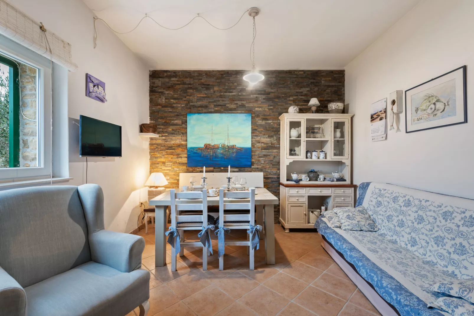 Stone house Vrana lake-Woonkamer
