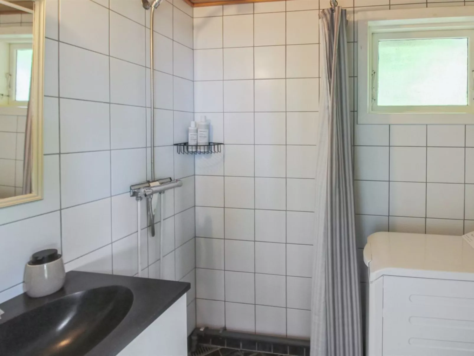 "Fabine" - 50m from the sea-Binnen
