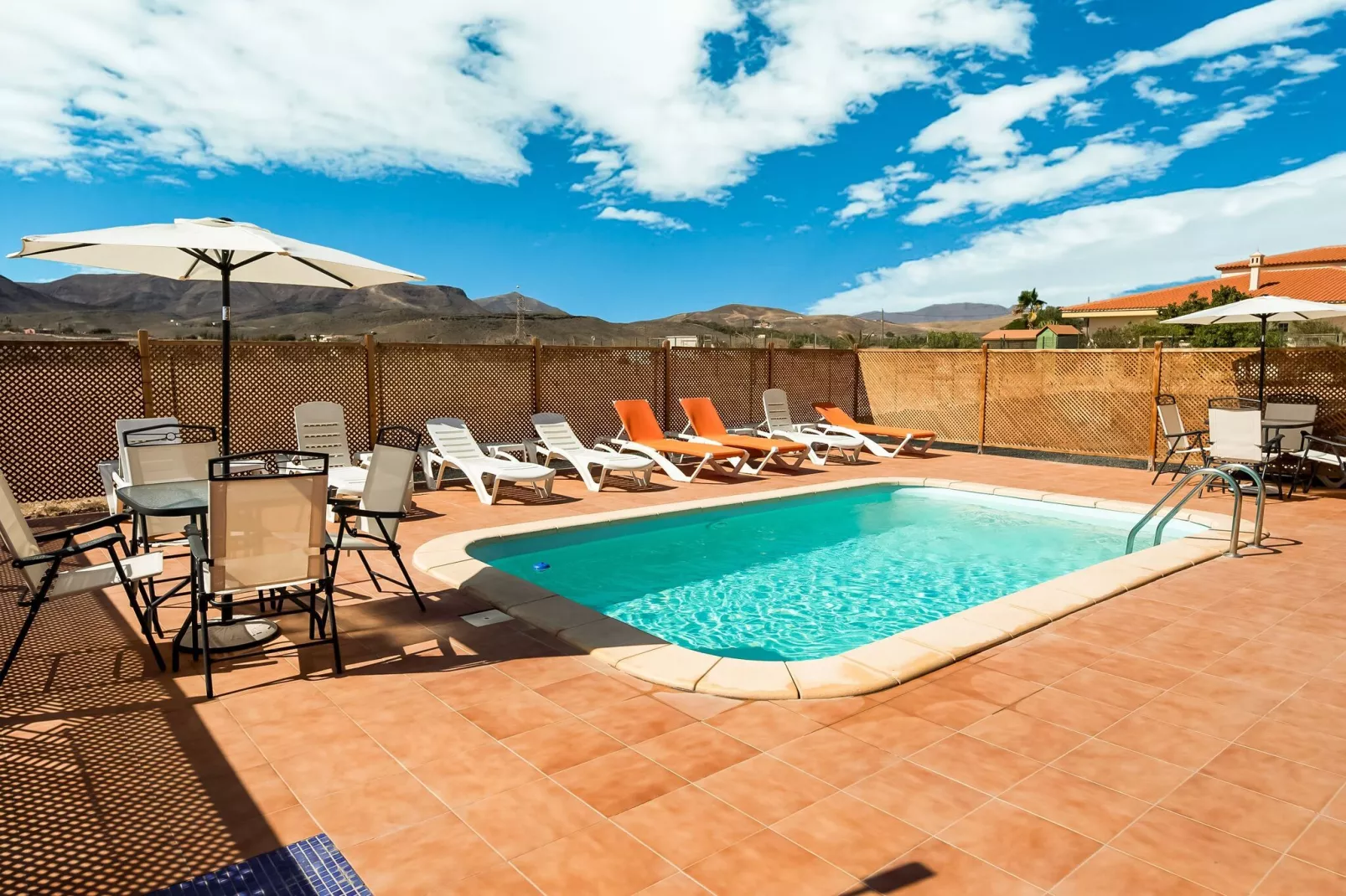 Chalet en Tuineje para 6 personas-Zwembad