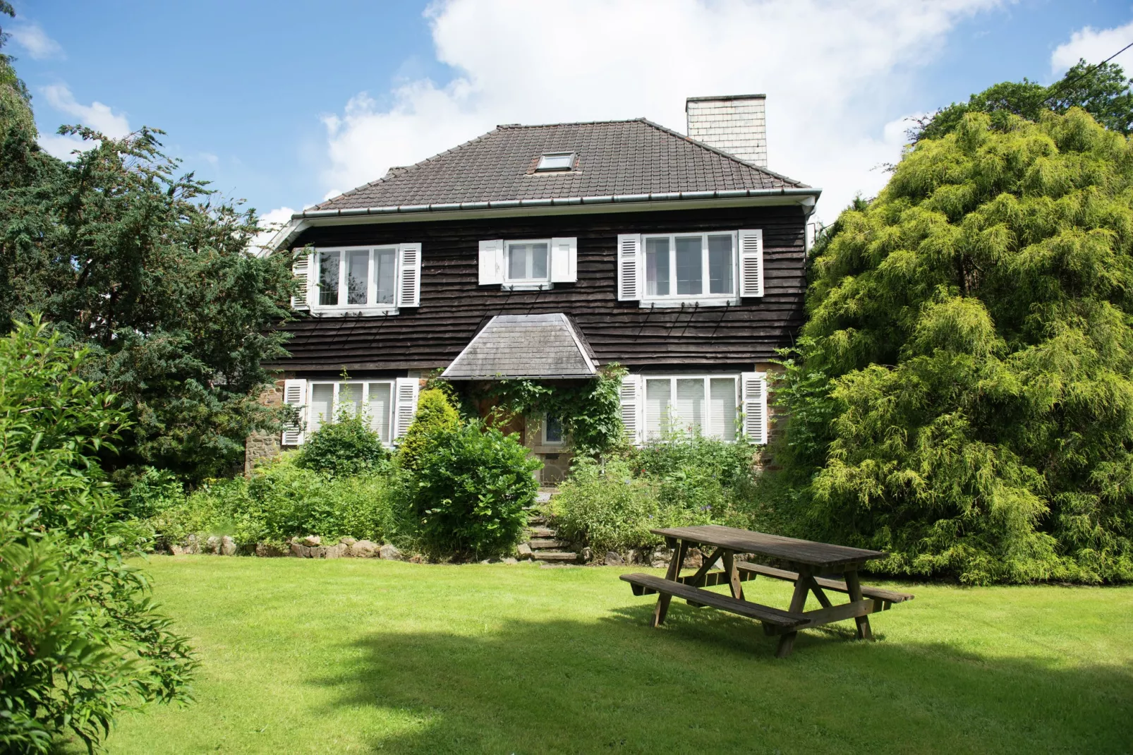 Maison Marie-Buitenkant zomer