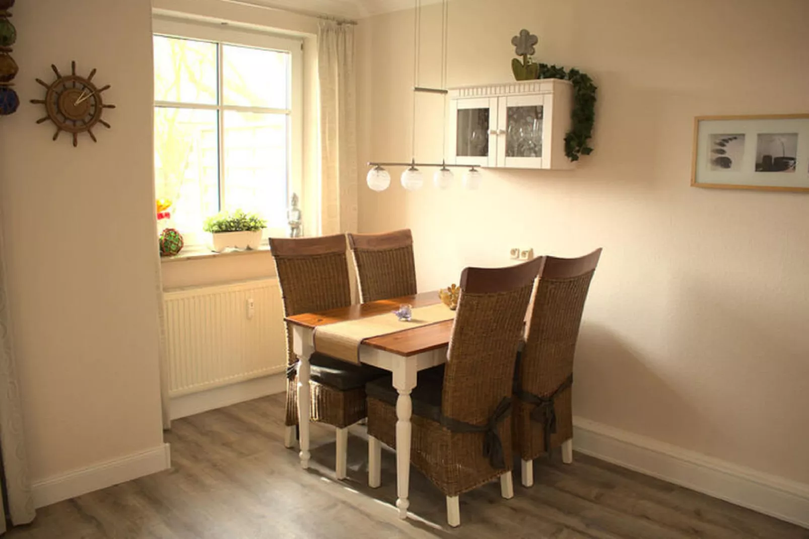 Ferienwohnung Sommerbrise-Eetkamer