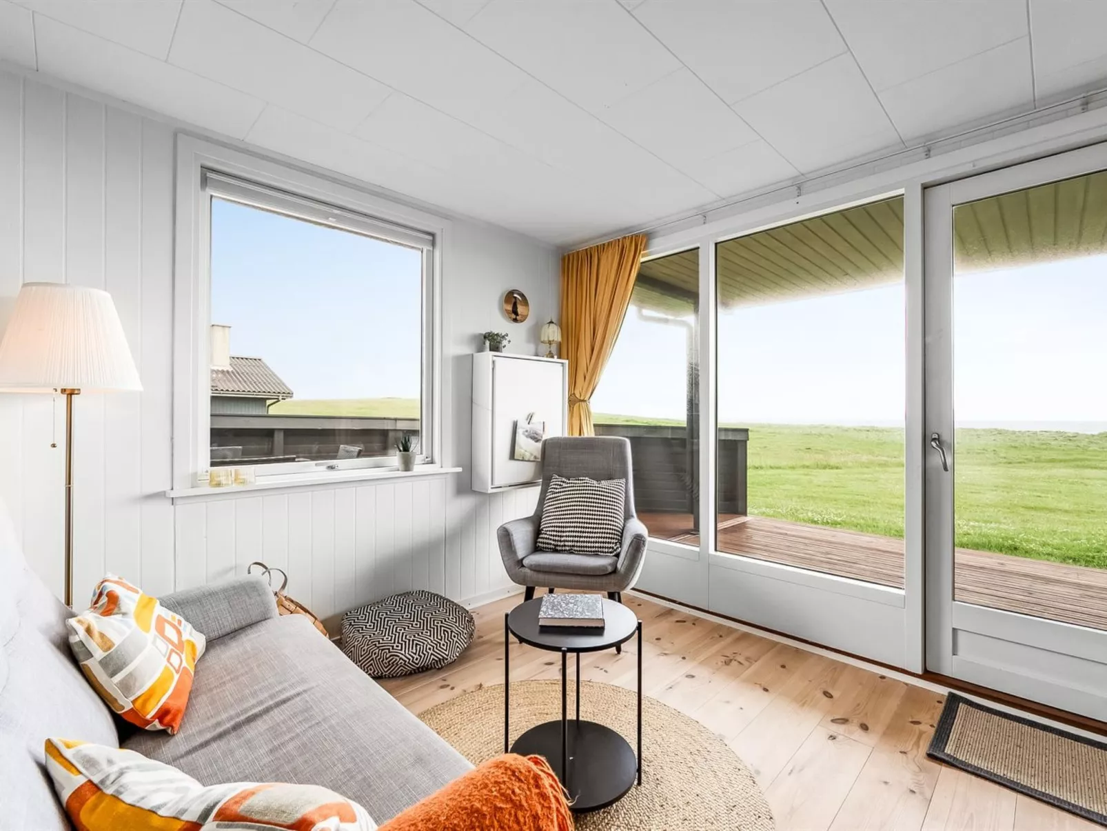 "Villum" - 50m from the sea-Binnen