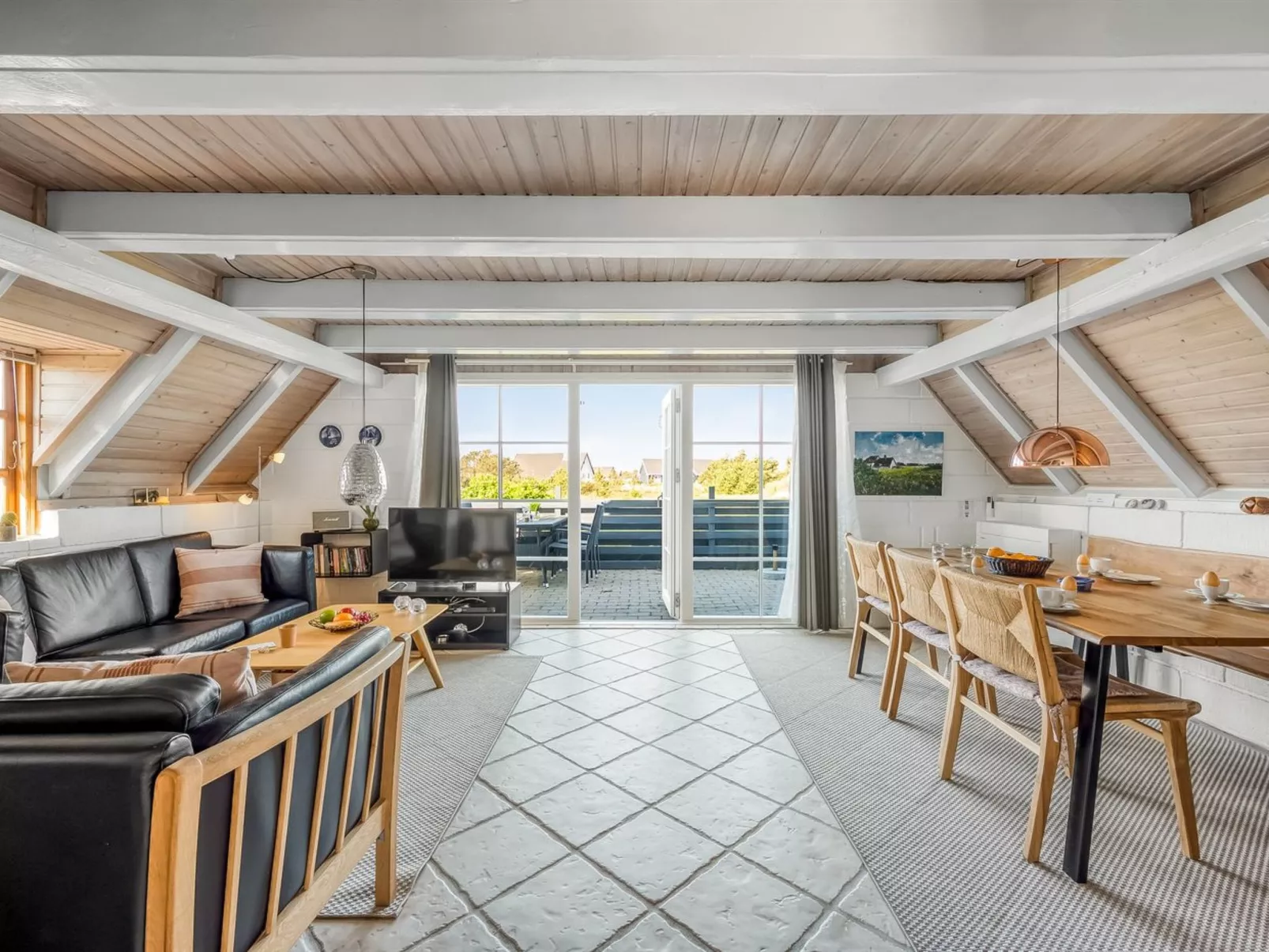 "Arlina" - 600m from the sea-Binnen