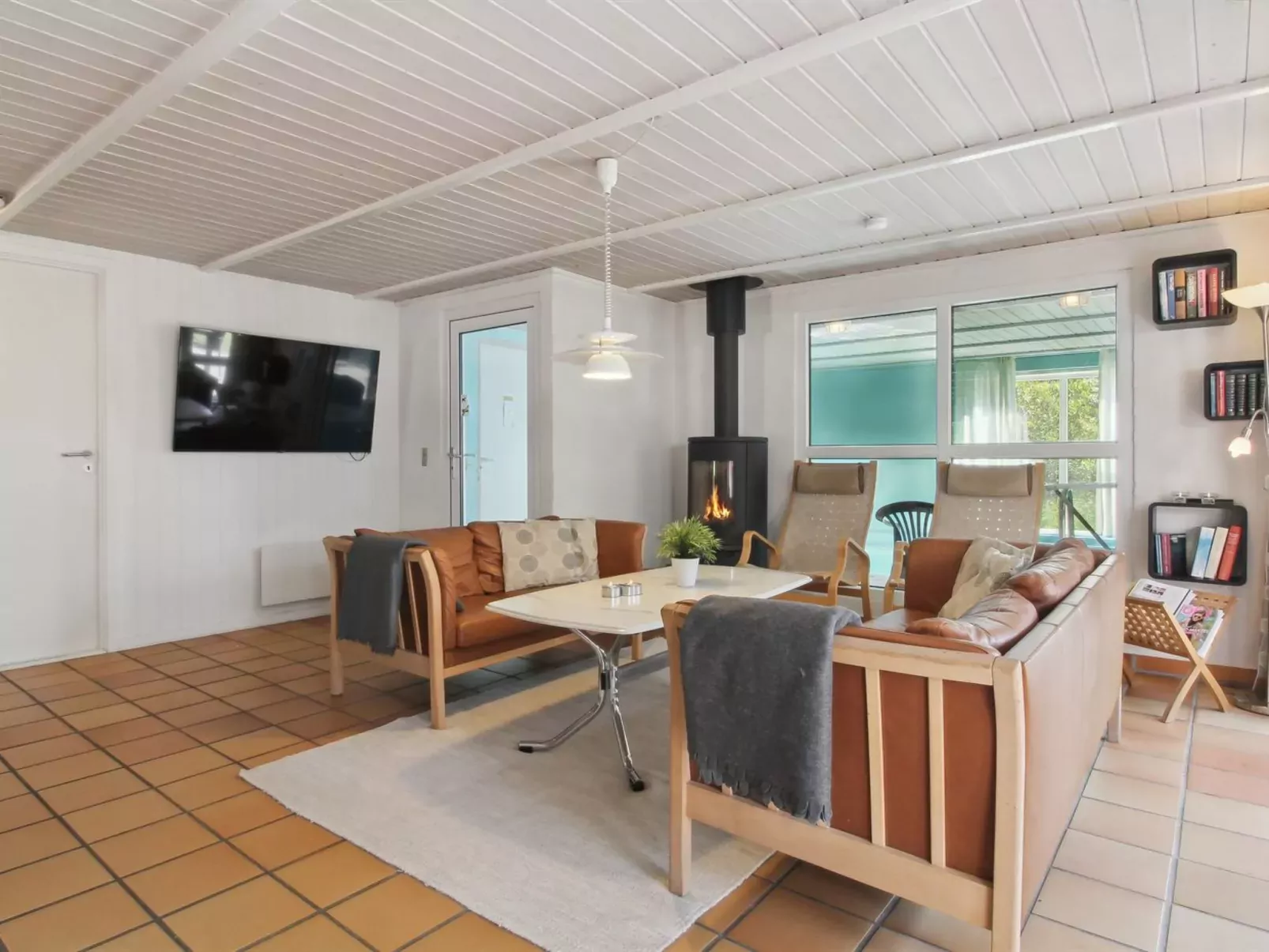 "Livni" - 3.8km from the sea-Binnen