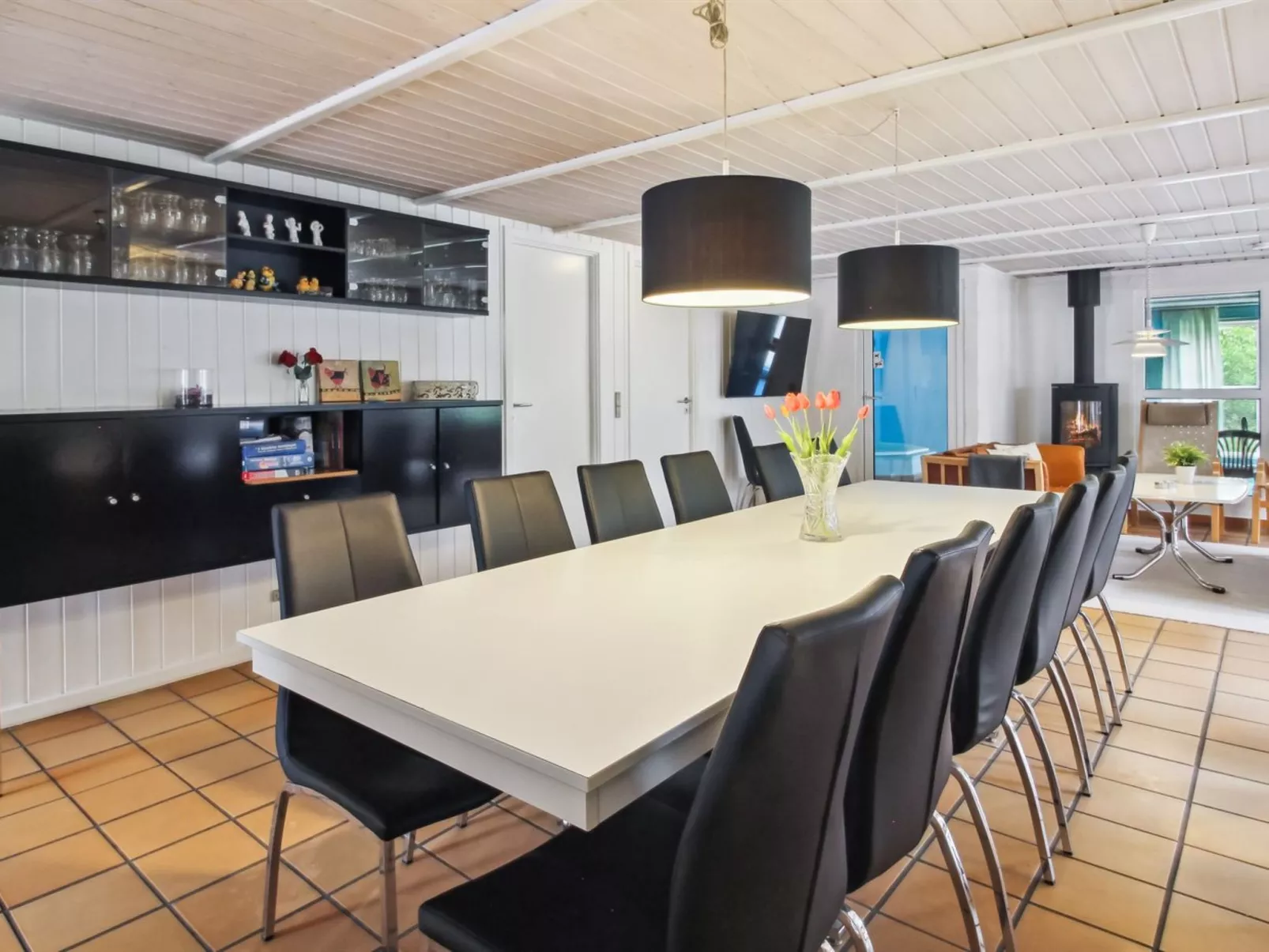 "Livni" - 3.8km from the sea-Binnen