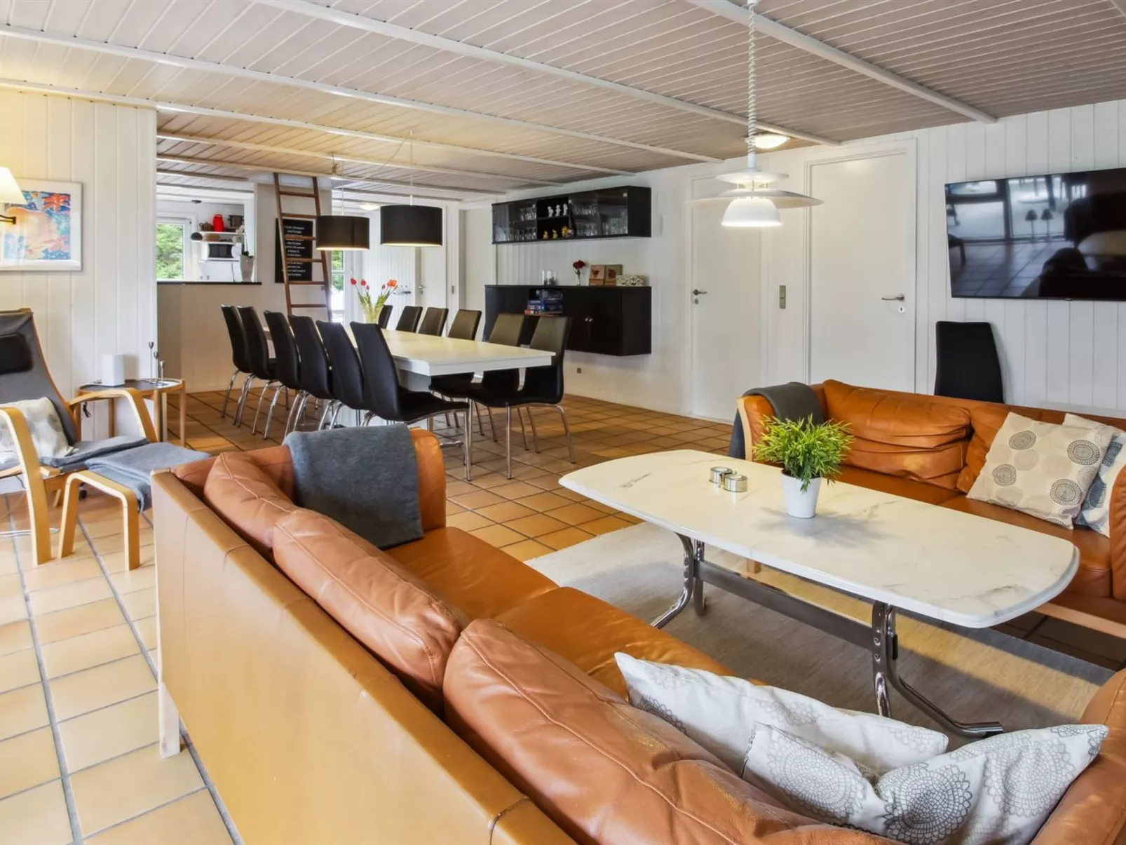 "Livni" - 3.8km from the sea-Binnen