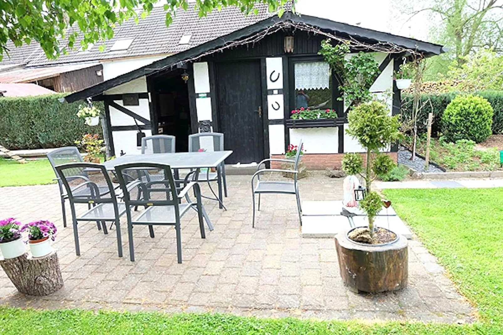 Ferienwohnung Oberstadtfeld Engeln-Terrasbalkon
