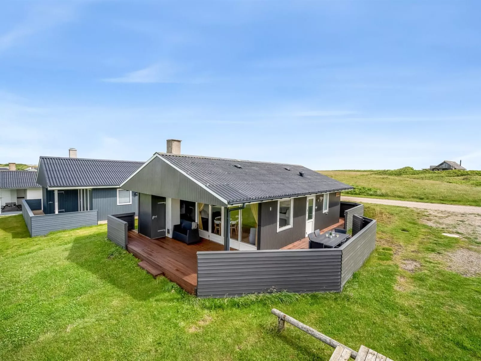 "Villum" - 50m from the sea-Buiten