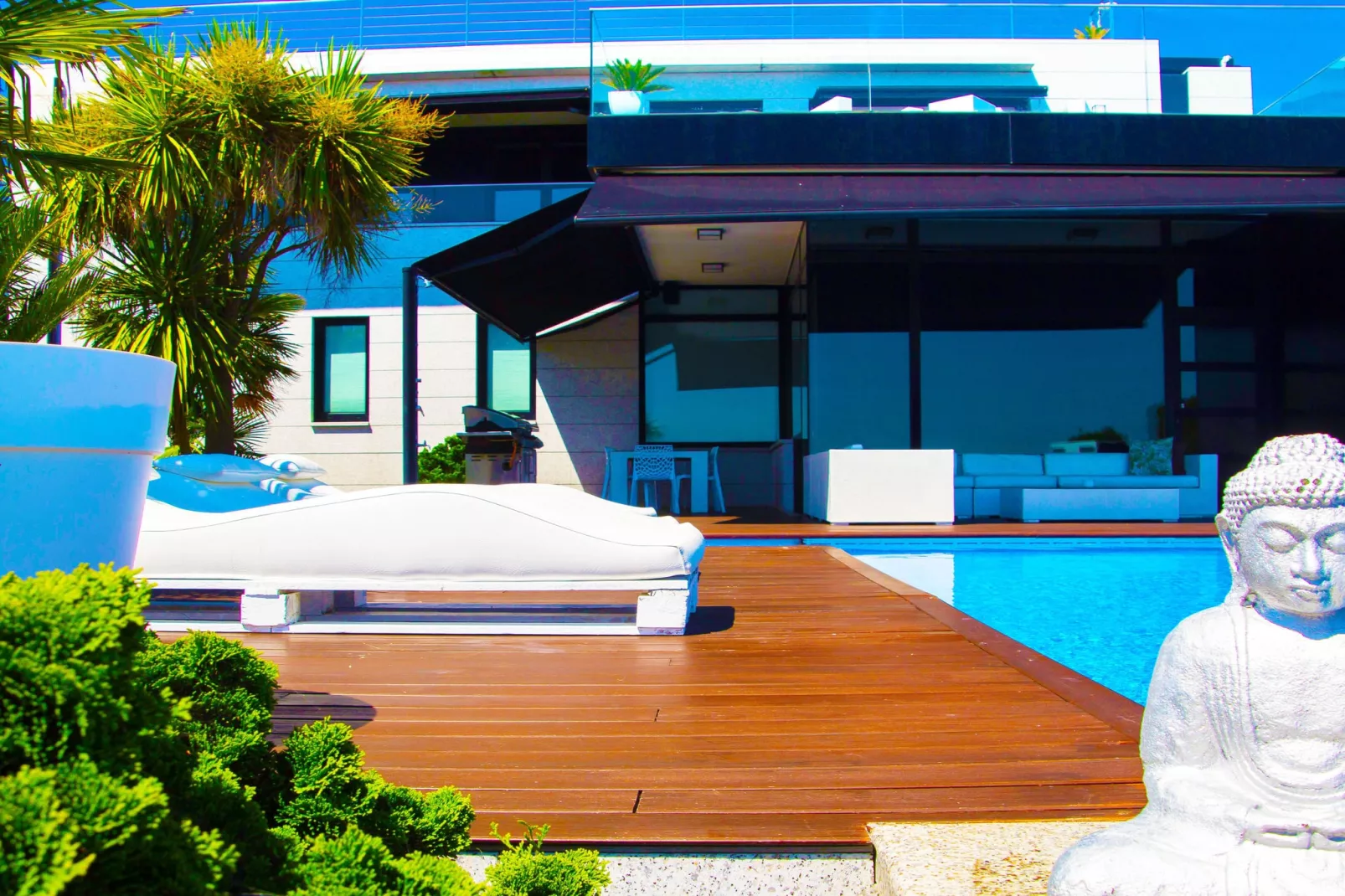 Villa Catro Faros-Buitenkant zomer