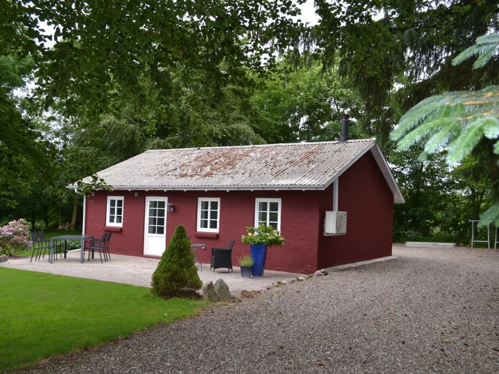 "Saran" - 30km from the sea-Buiten