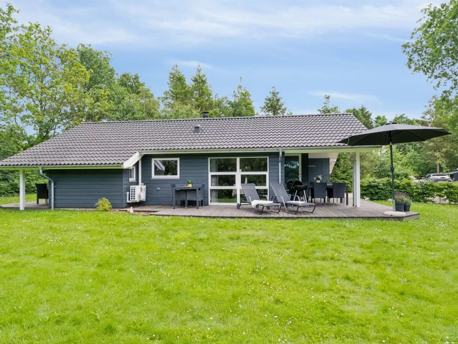 "Jette" - 30km from the sea-Binnen