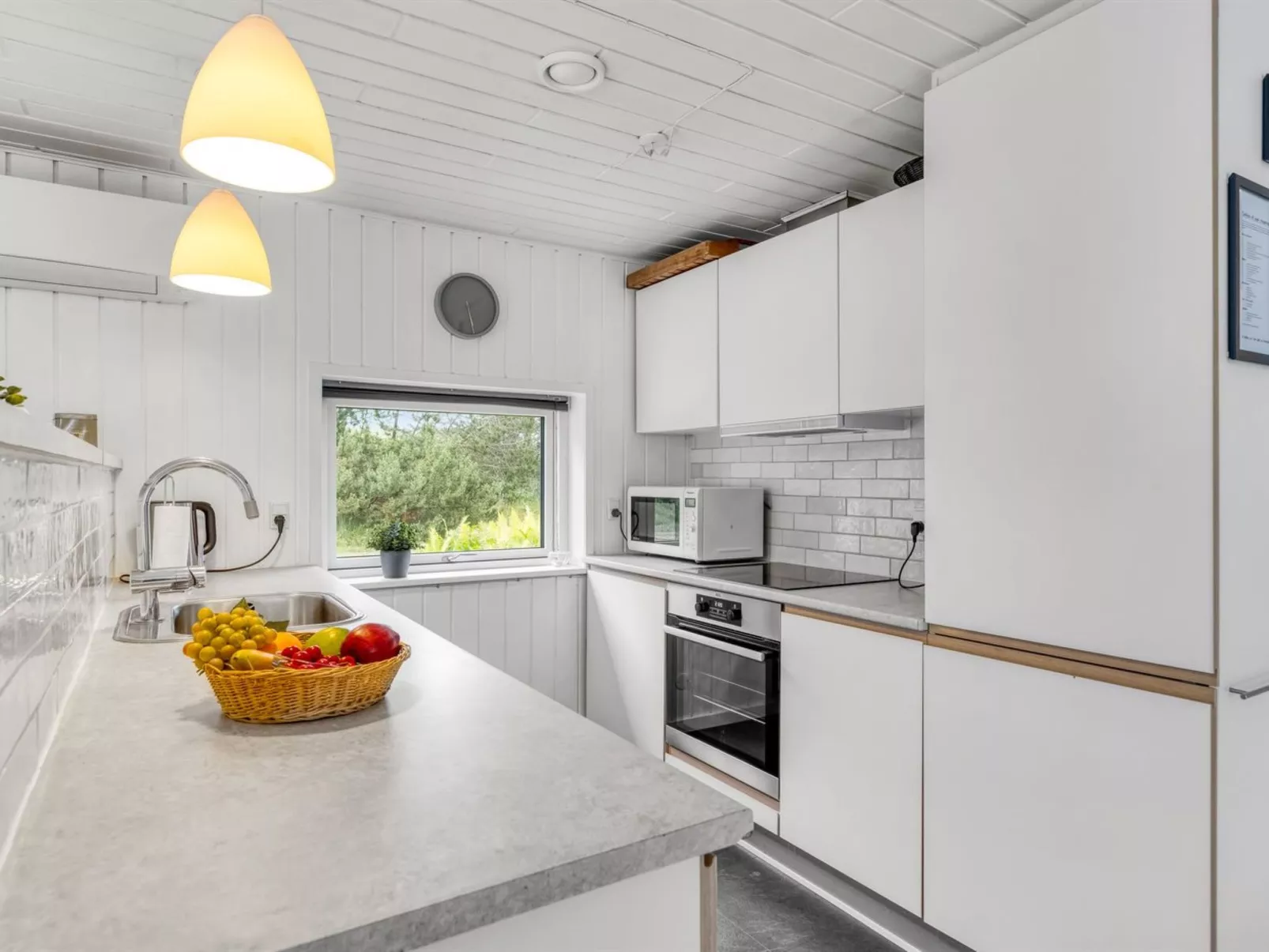 "Yngve" - 1.2km from the sea-Binnen