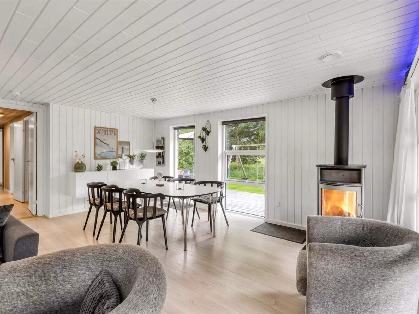 "Yngve" - 1.2km from the sea-Binnen
