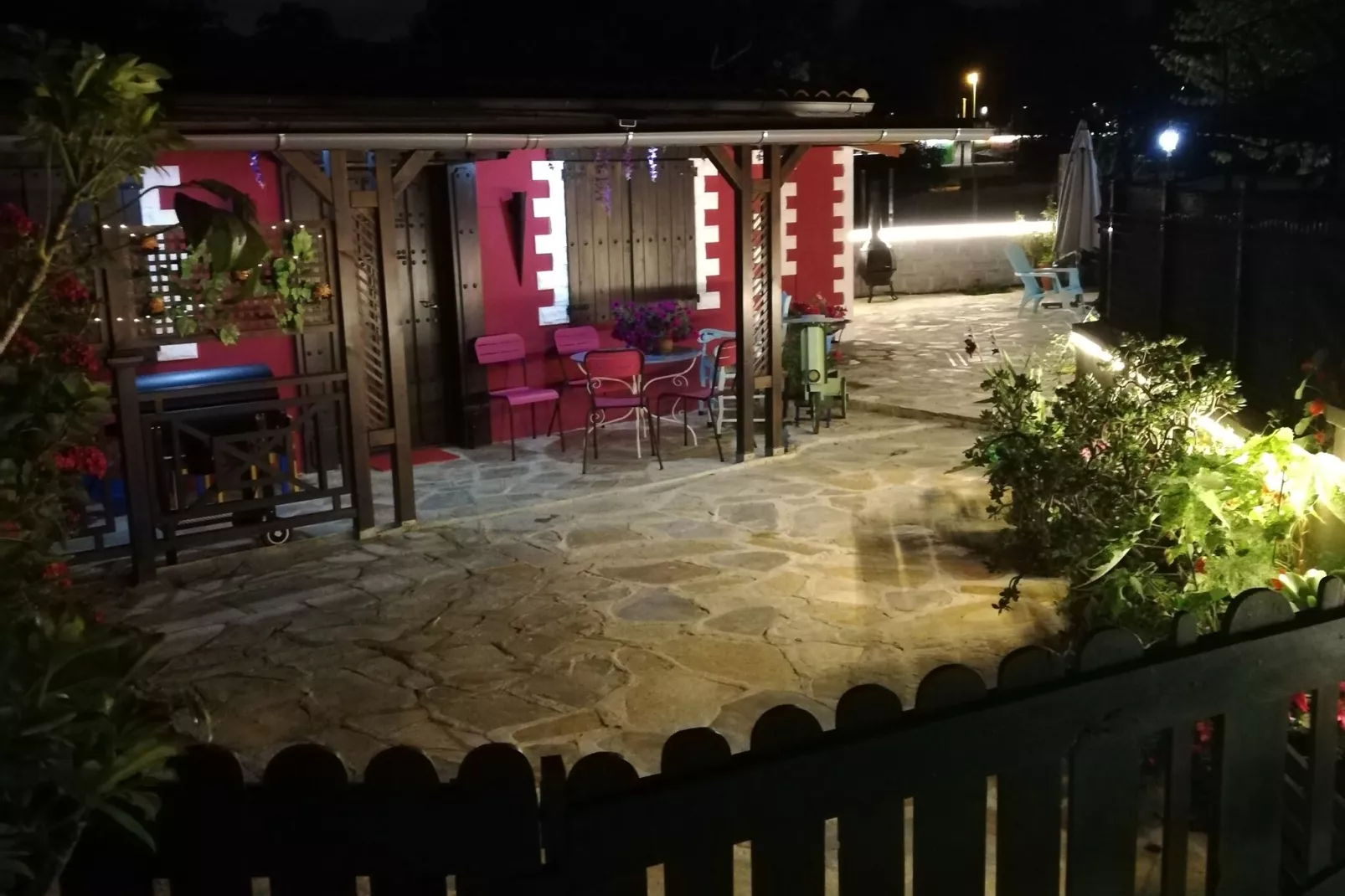 The caprice of Ros Mery-Terrasbalkon