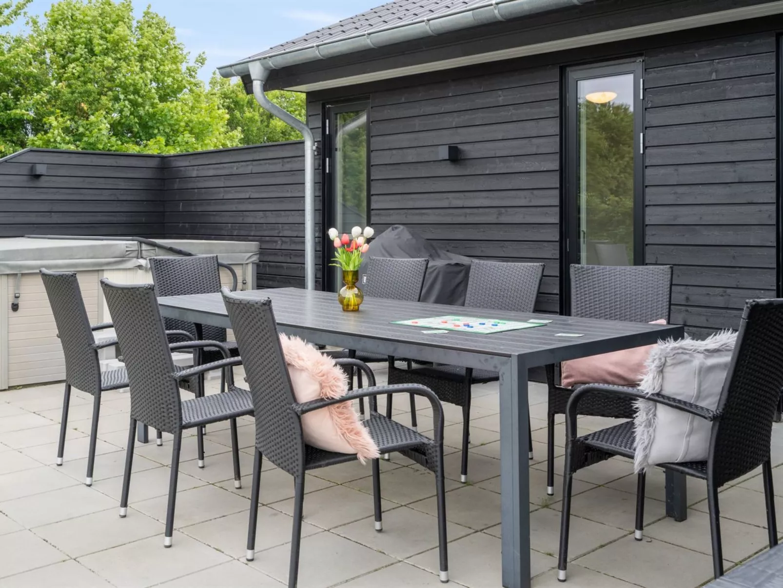 "Danika" - 650m from the sea-Buiten