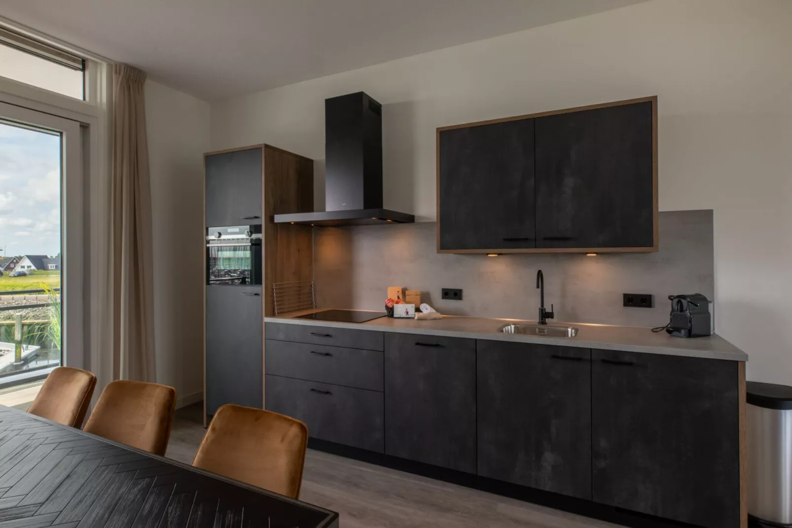 Luxe appartement Vista Maris - Havenweg 8-38  Sint-Annaland-Keuken