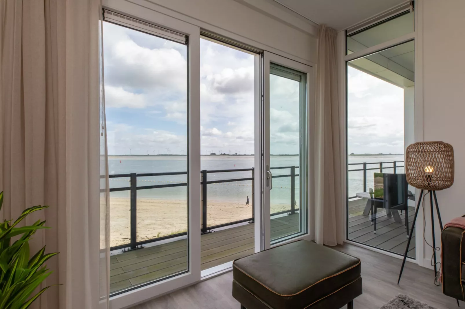 Luxe appartement Vista Maris - Havenweg 8-38  Sint-Annaland-Woonkamer