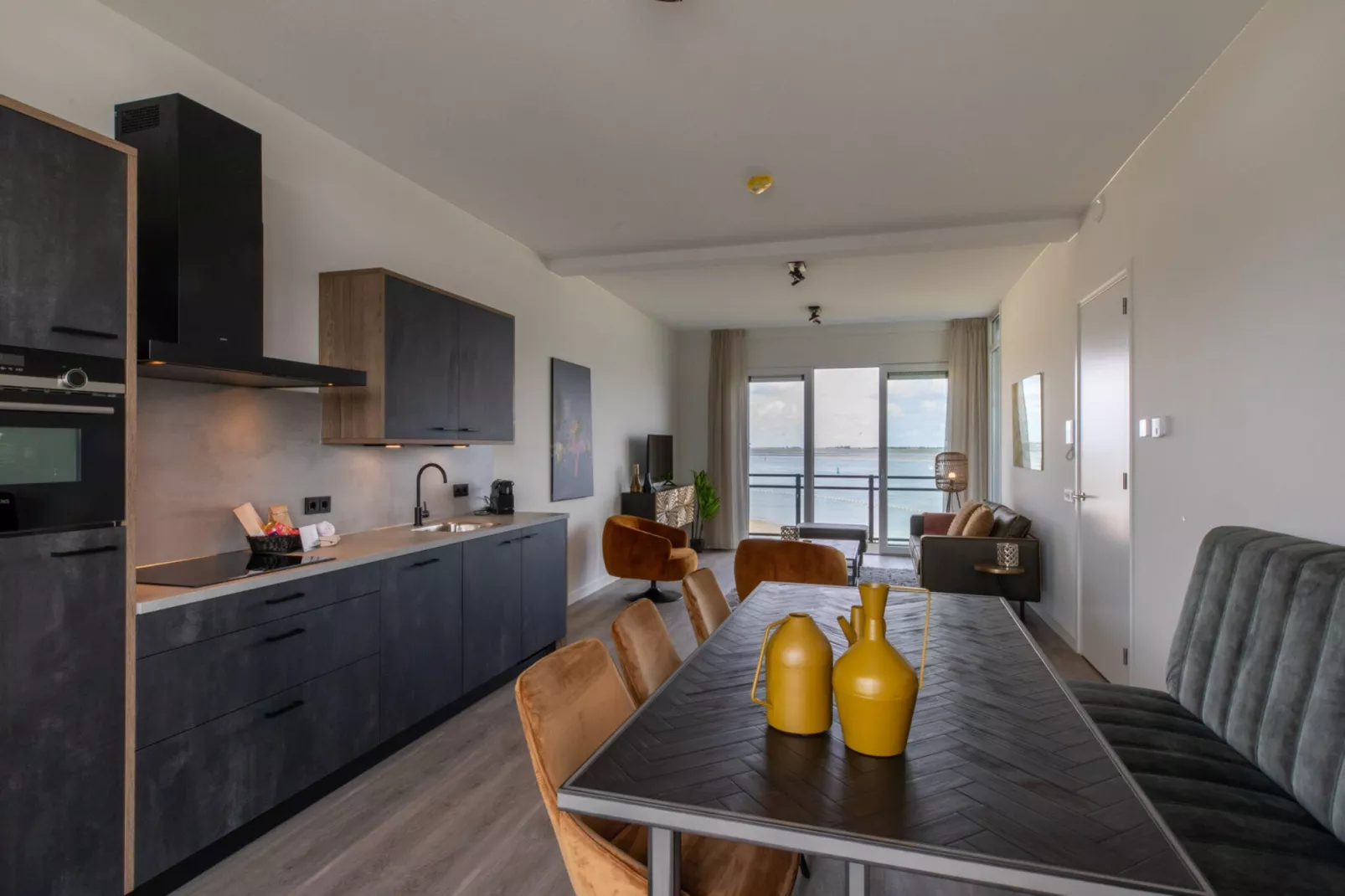 Luxe appartement Vista Maris - Havenweg 8-38  Sint-Annaland-Eetkamer