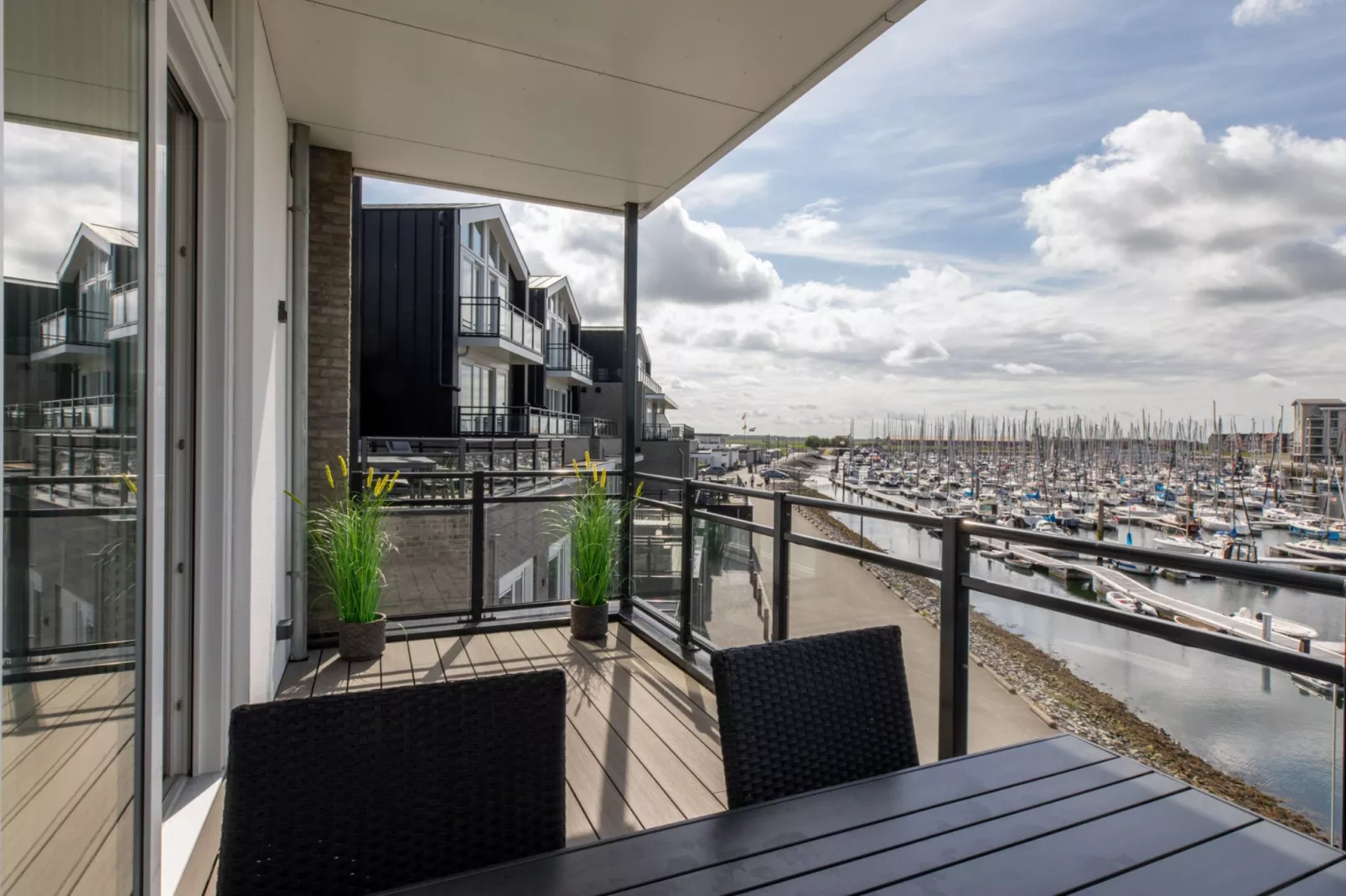 Luxe appartement Vista Maris - Havenweg 8-38  Sint-Annaland-Terrasbalkon