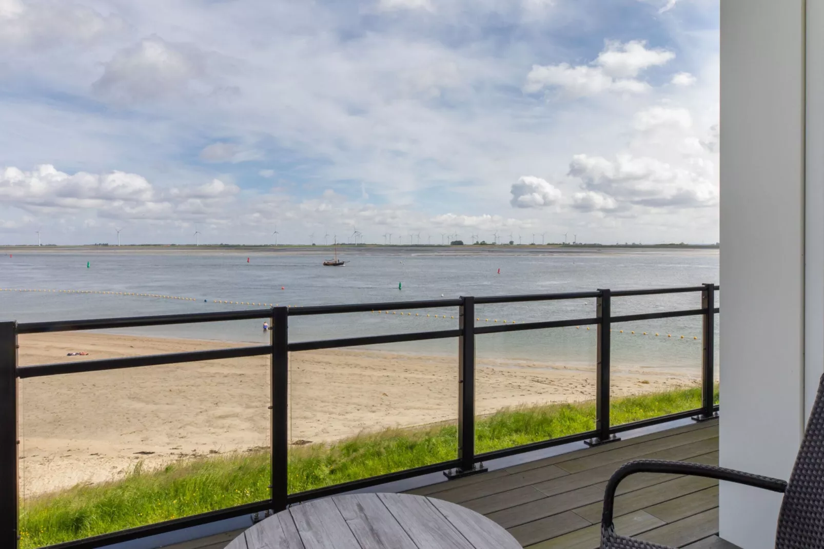 Luxe appartement Vista Maris - Havenweg 8-38  Sint-Annaland-Terrasbalkon