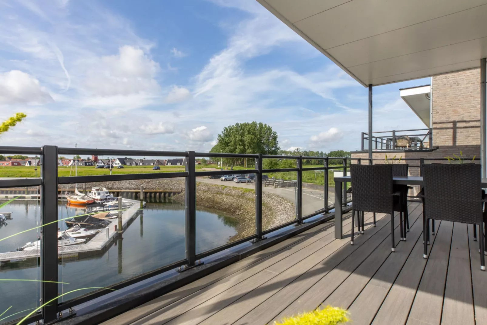 Luxe appartement Vista Maris - Havenweg 8-38  Sint-Annaland-Tuinen zomer