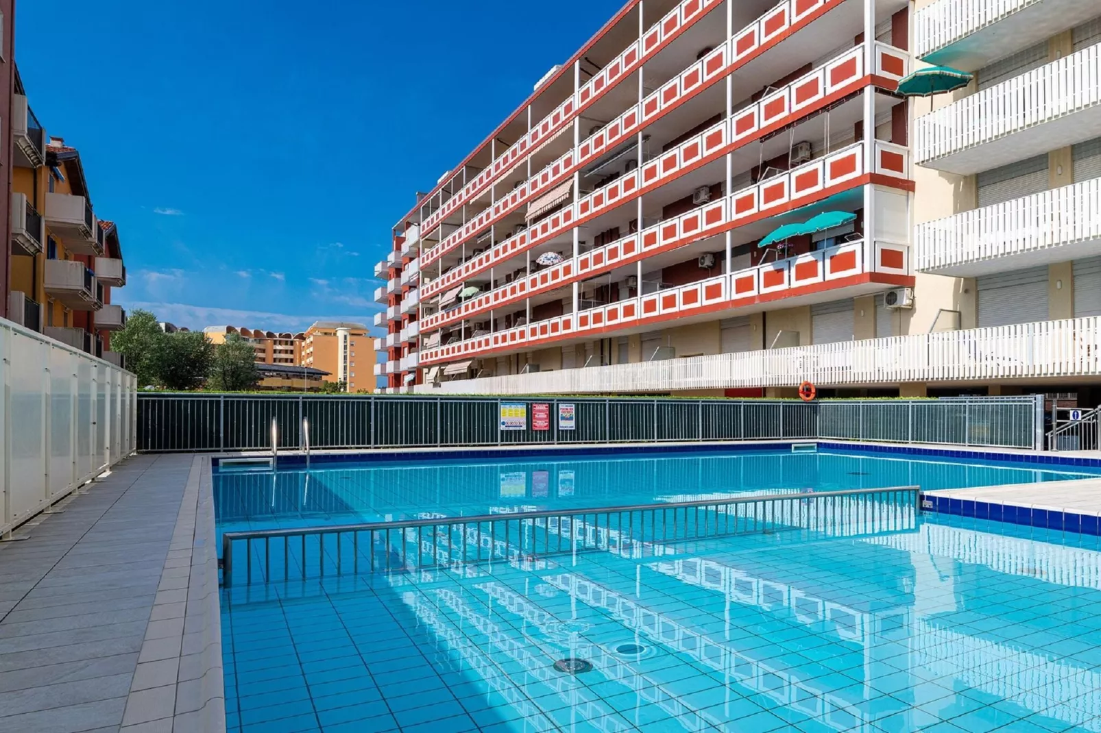 Holiday 8A-Zwembad