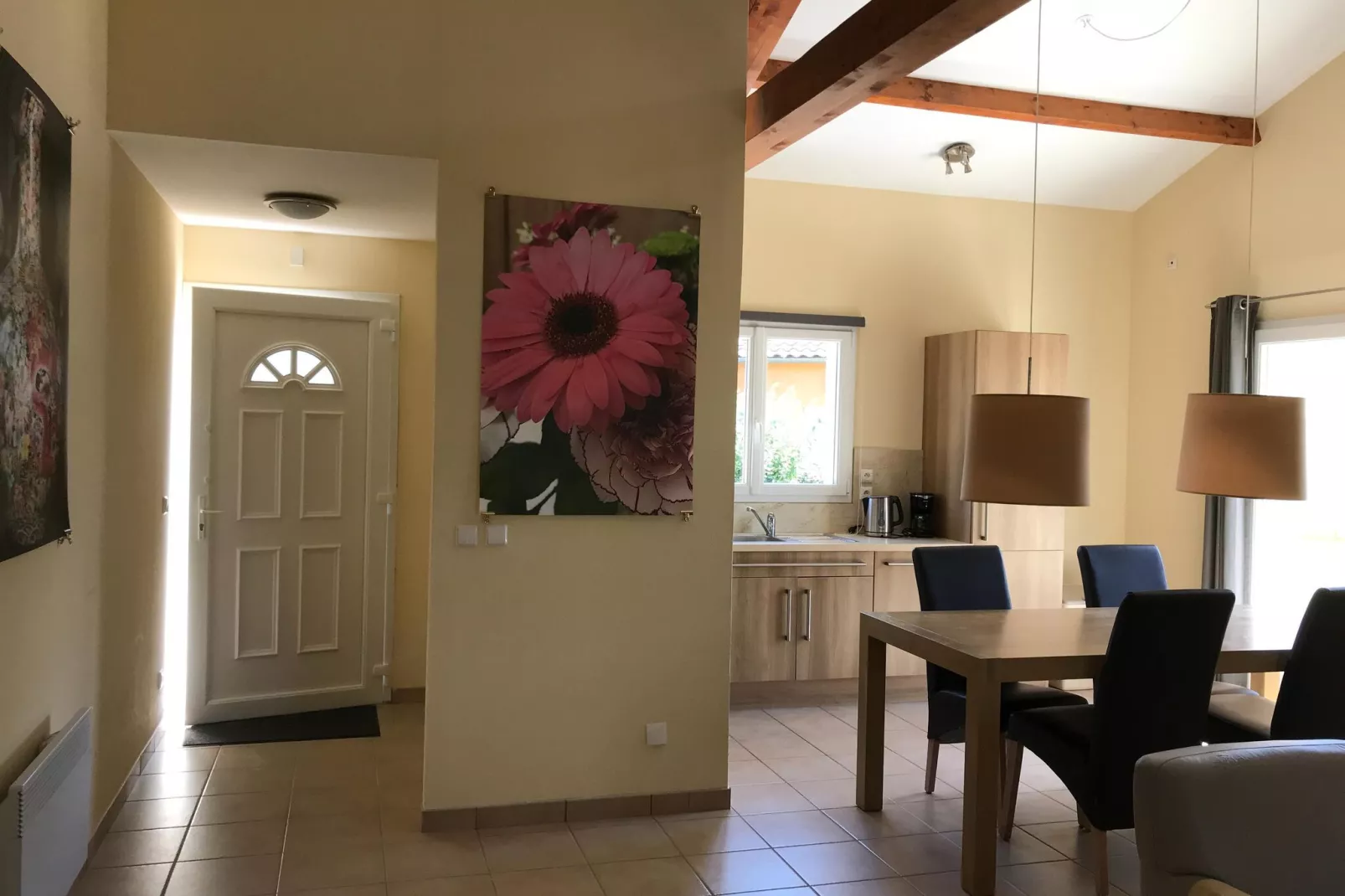 Les Forges 2 bedroom n115-Eetkamer