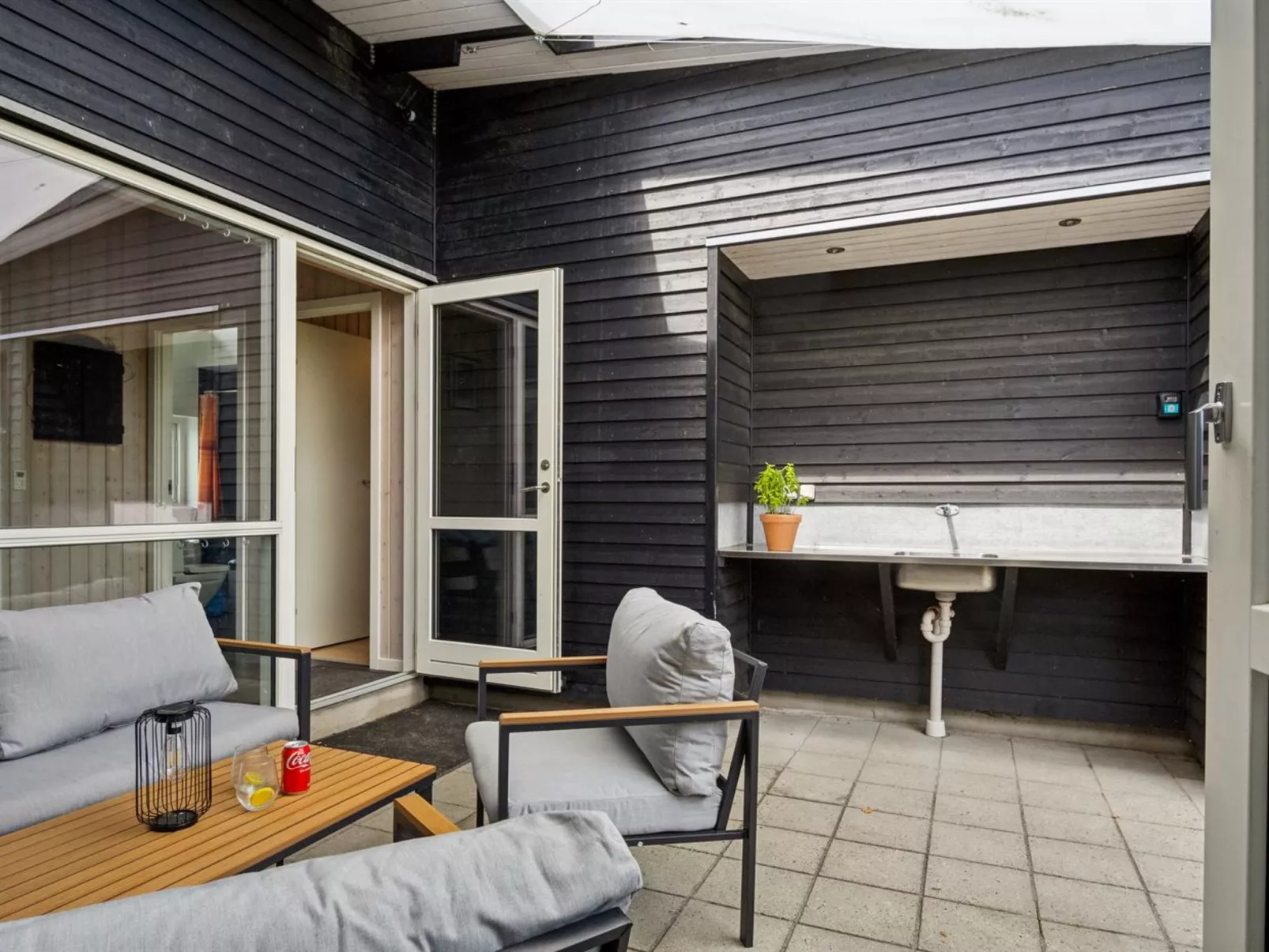 "Gloria" - 500m from the sea-Buiten