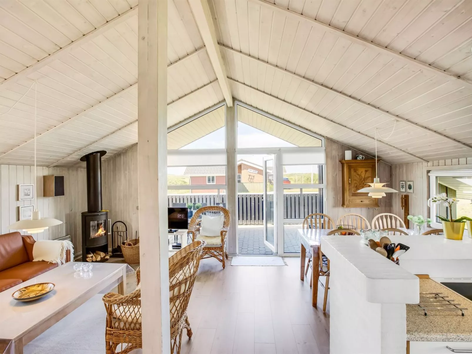 "Hariet" - 300m from the sea-Binnen