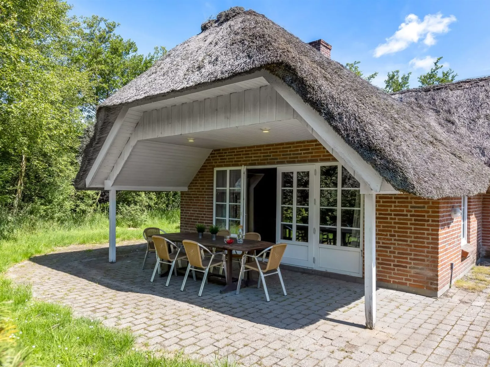 "Ejvi" - 4km from the sea-Binnen