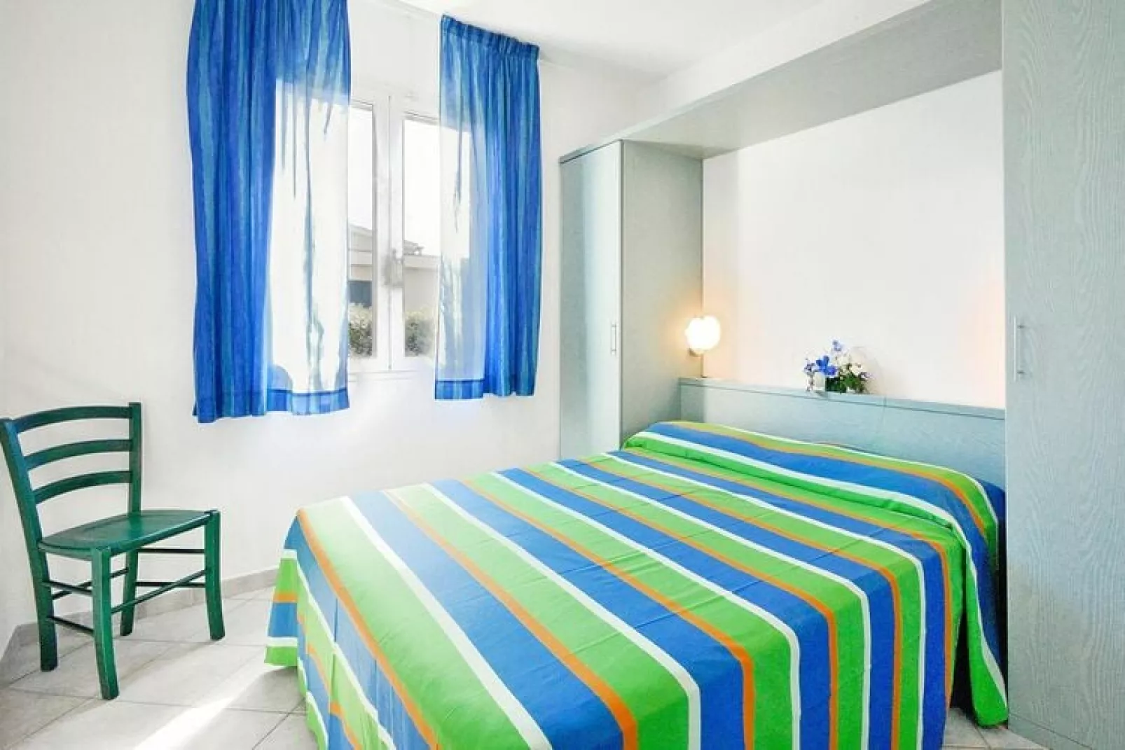 Ferienanlage La Cecinella Villaggio Turistico Cecina Mare Typ Bilo C-Villette-piano terra-giardino-Slaapkamer