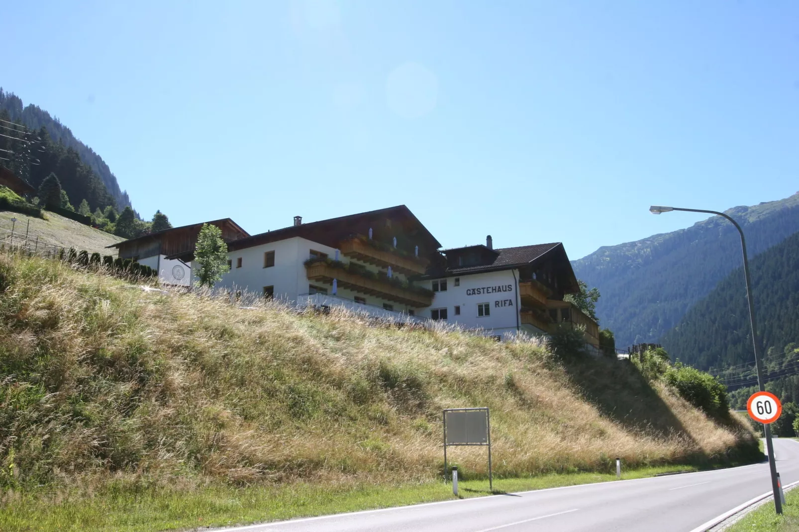 Apartment 2-4/2-Buitenkant zomer