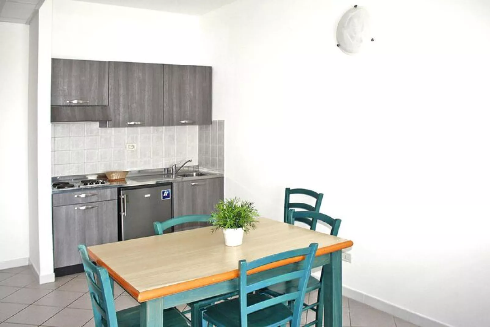 Ferienanlage La Cecinella Villaggio Turistico Cecina Mare Typ Bilo C-Villette-piano terra-giardino-Keuken