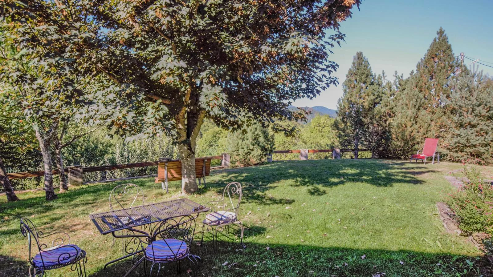 Gite des Kathares-Tuinen zomer