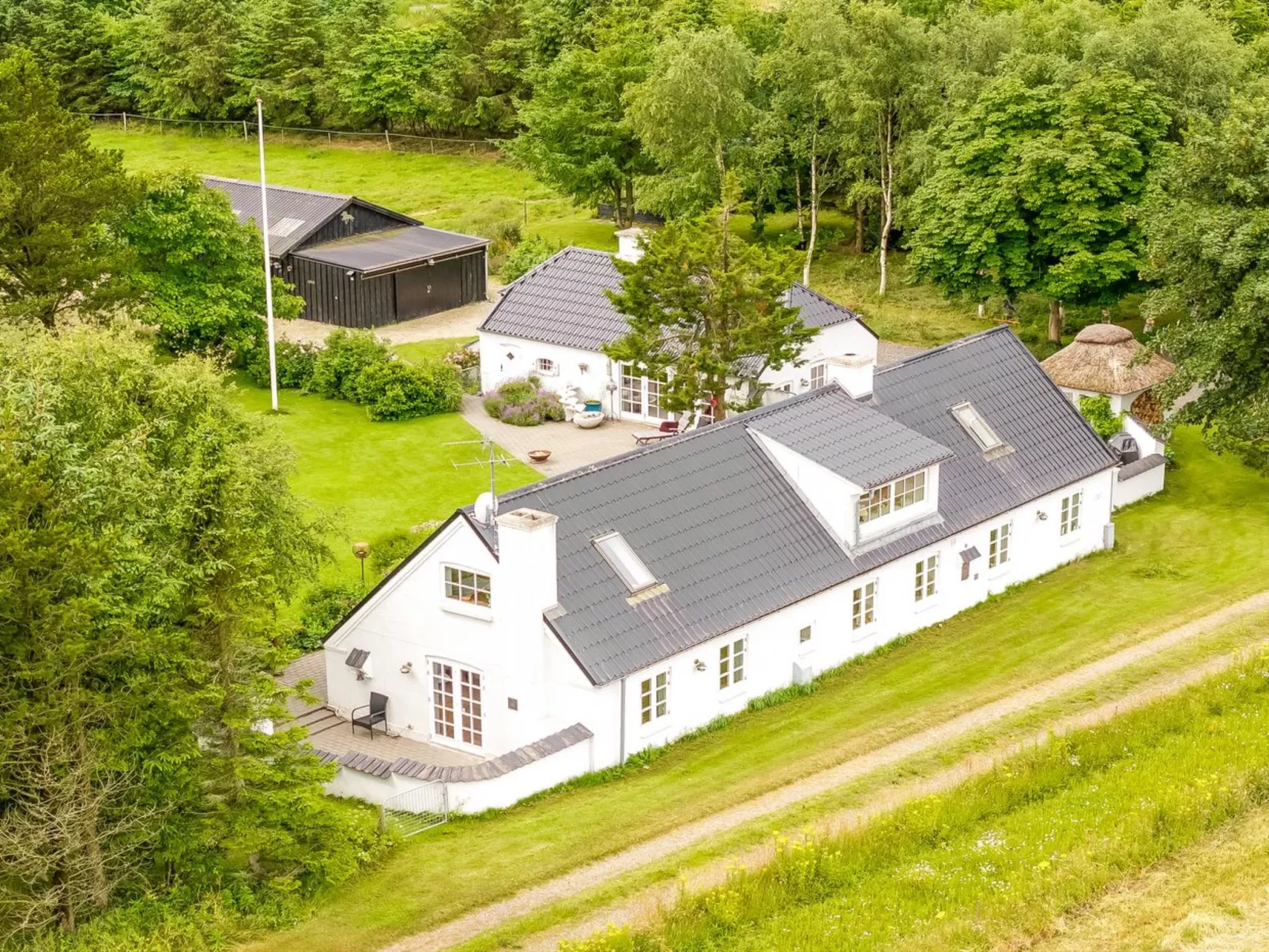 "Ømunde" - 1.8km from the sea-Buiten