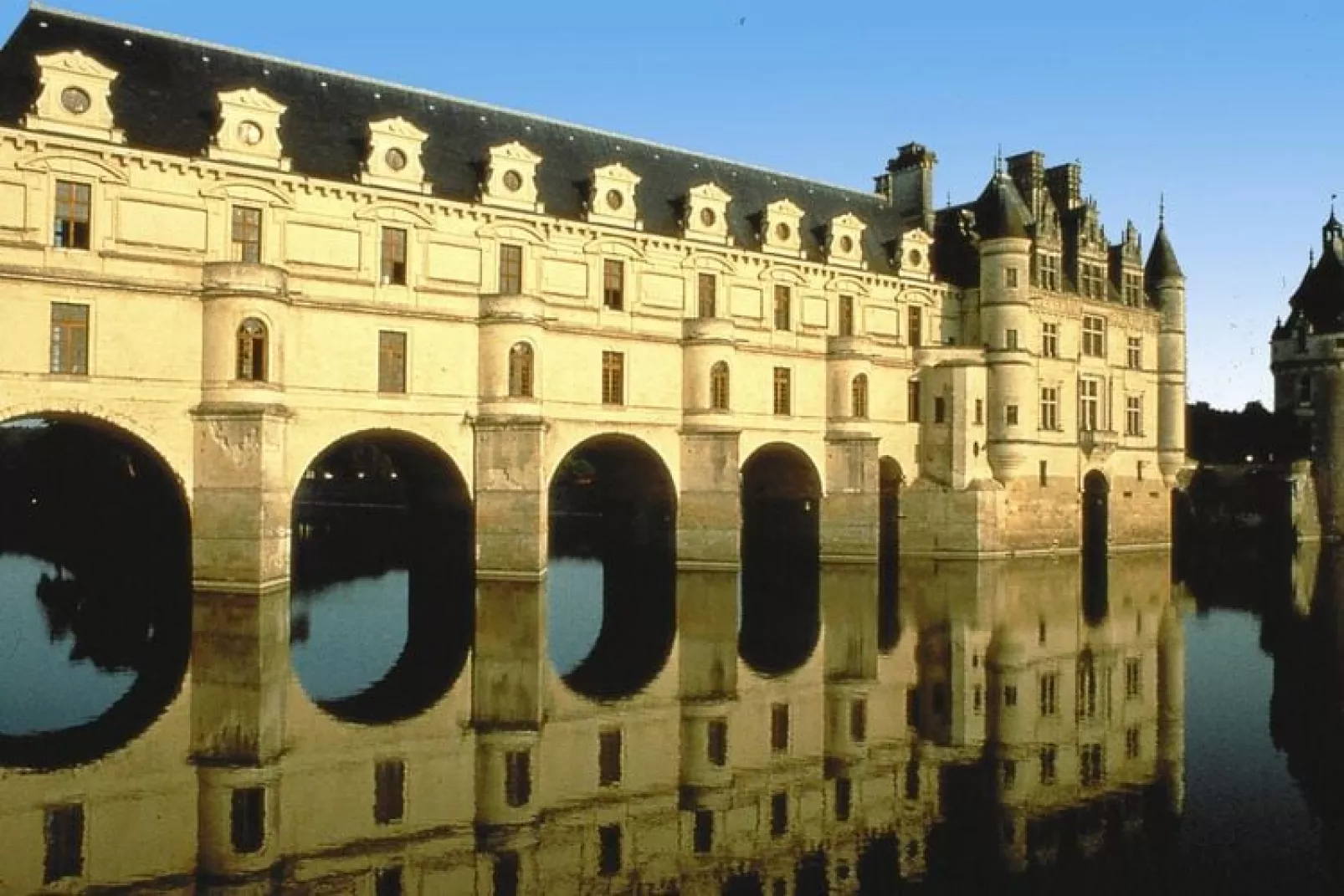 Vakantiehuis in Chinon met buitenzwembad-Gebieden zomer 20km